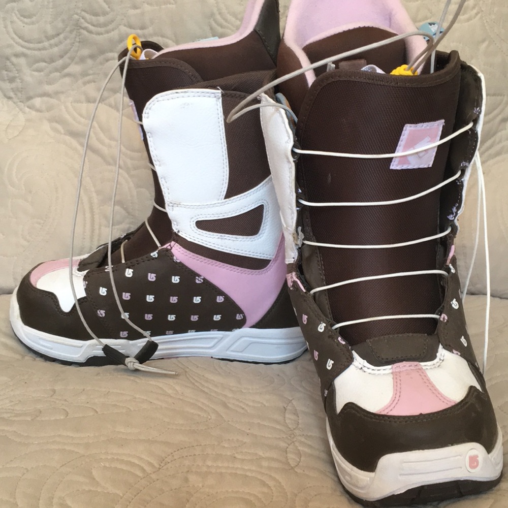 Burton Women's mint Snowboard boots, 6
